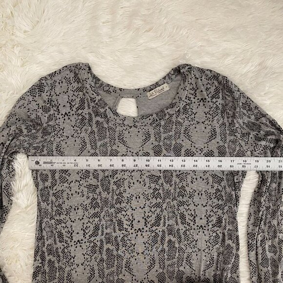 LA Relaxed Snake Skin Print Midi Long Sleeve Dress | Gray | Size M - Picture 7 of 8
